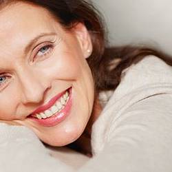 Faltenunterspritzung mit Hyaluronsäure in Essen Faltenunterspritzung in Essen